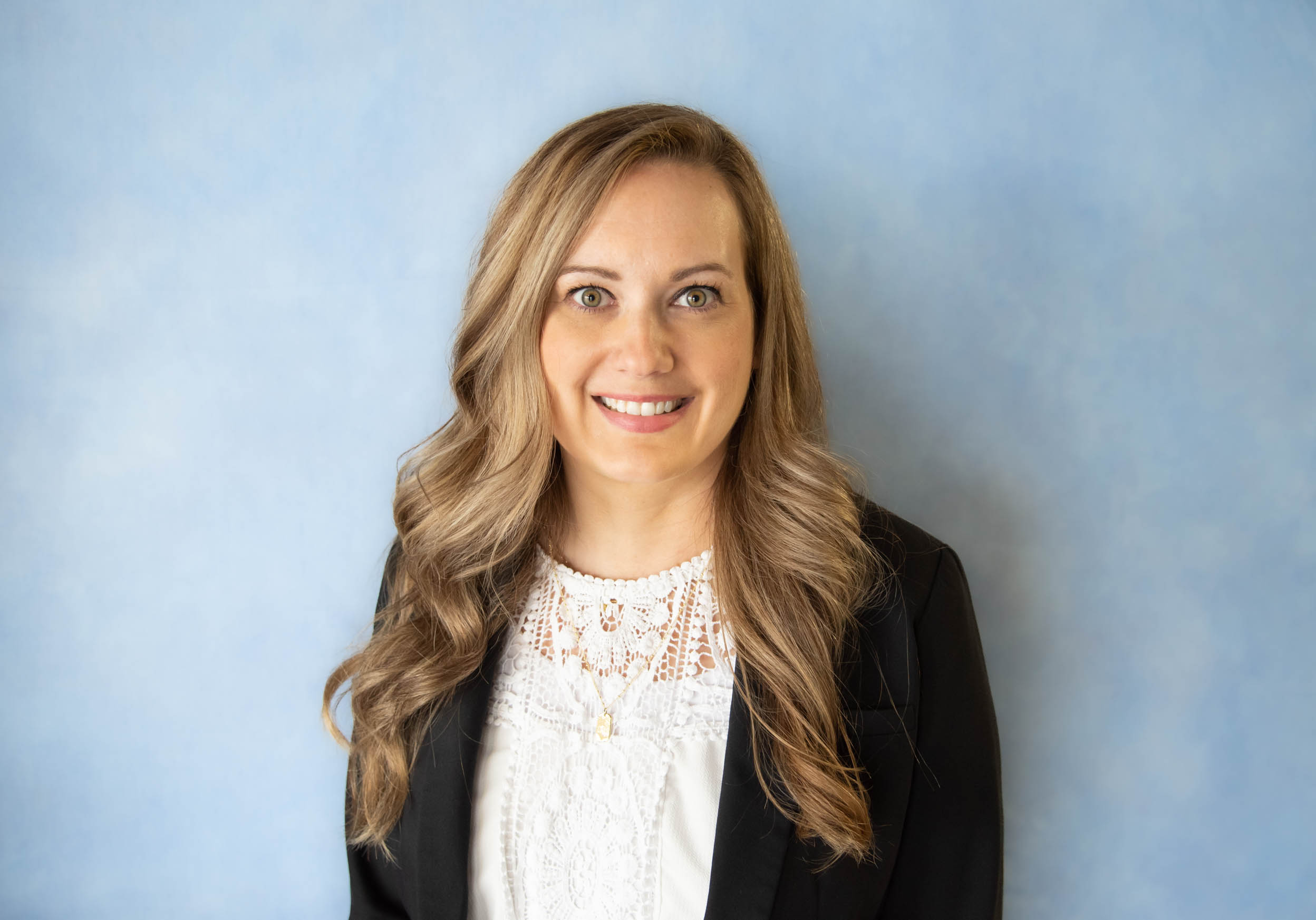 Debbie Hopper Headshot